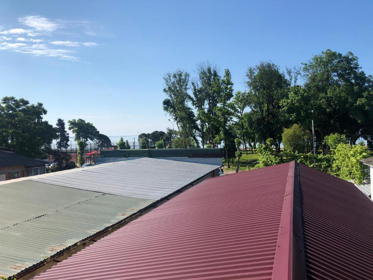 Гостевой Дом Тина Sukhumi Exterior foto