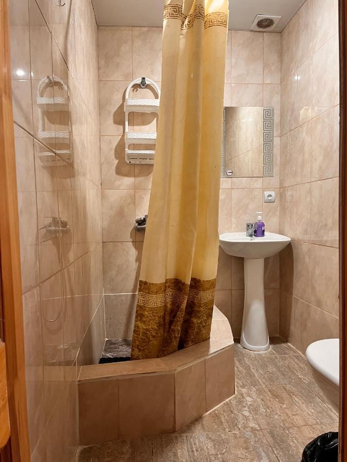 Гостевой Дом Тина Sukhumi Exterior foto