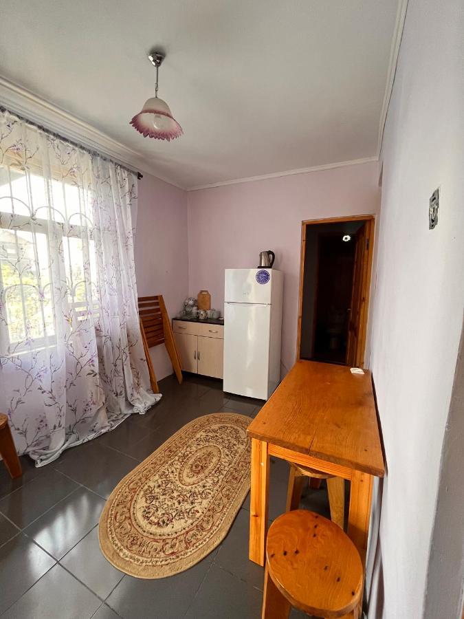 Гостевой Дом Тина Sukhumi Exterior foto
